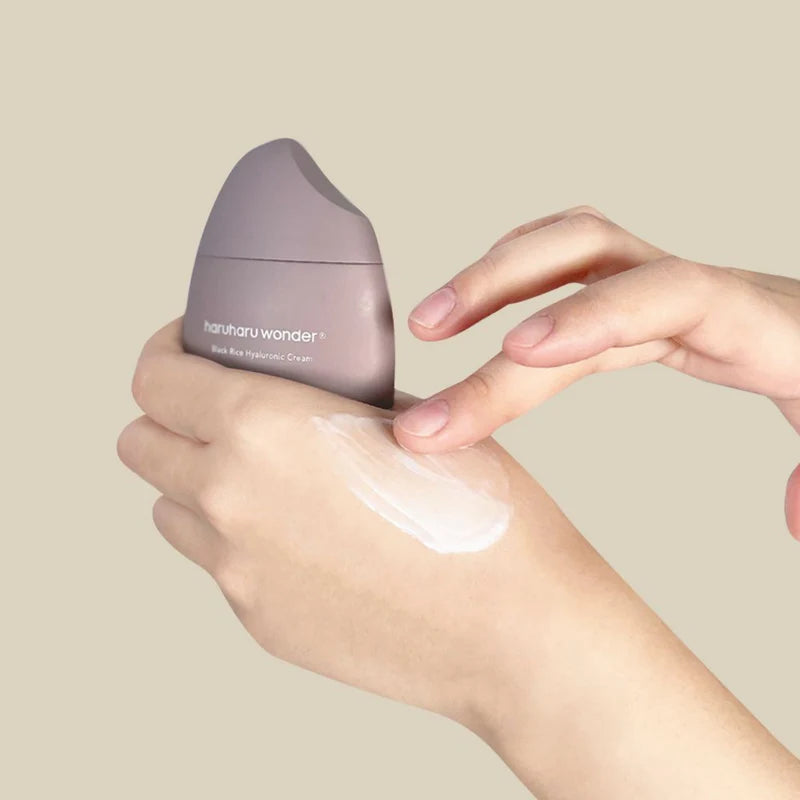 Haruharu Wonder Black Rice Hyaluronic Cream veido kremas su juodųjų ryžių ekstraktu ir hialurono rūgštimi